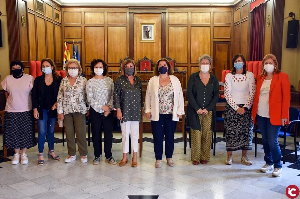 La Conselleria destaca la participació dAlcoi en la redacció del Manual d'Organització i Funcionament dels Serveis Socials d'Atenció Primària