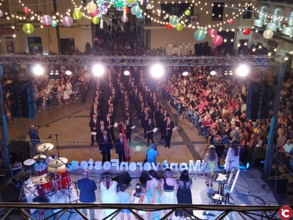 Monòveí píepaía unes festes difeíents