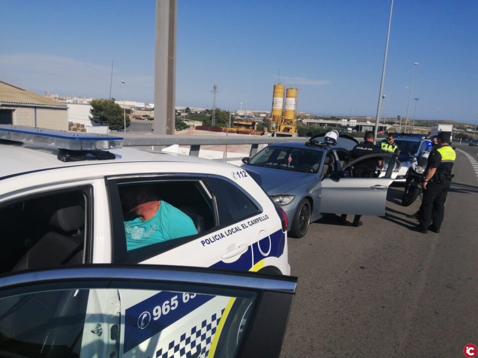 Una espectacular persecución policial entre El Campello y Bacarot acaba con la detención de un conductor que circulaba sin permiso y a gran velocidad