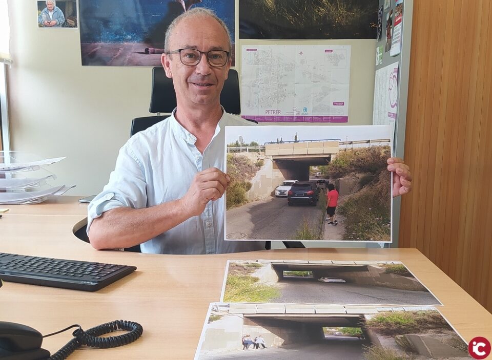Esquerra Unida reclama un paso peatonal en el puente que una la autovía por la calle Costa de Valencia