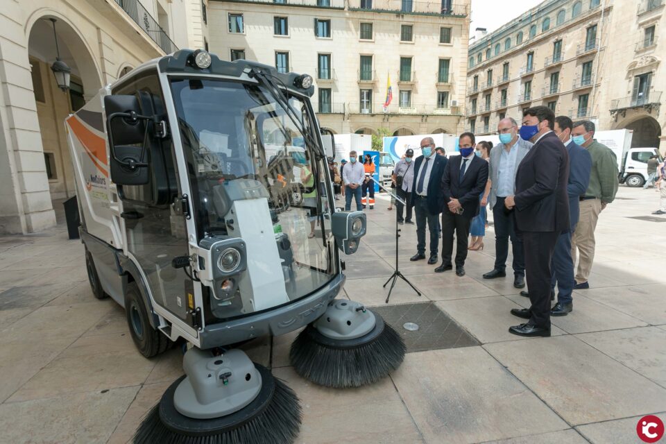 Alicante renueva 14 vehículos de su flota de recogida de residuos y limpieza viaria con una inversión de 1