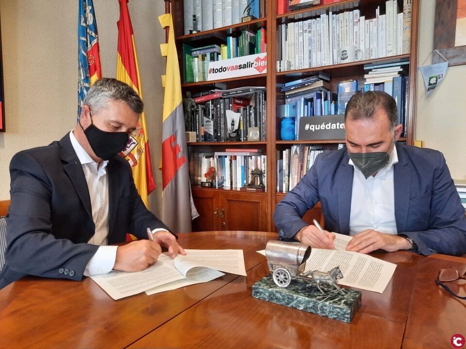 El Ayuntamiento de Ibi y AIJU firman un convenio que permitirá ampliar sus instalaciones y materializar la construcción de una planta piloto de innovación del molde