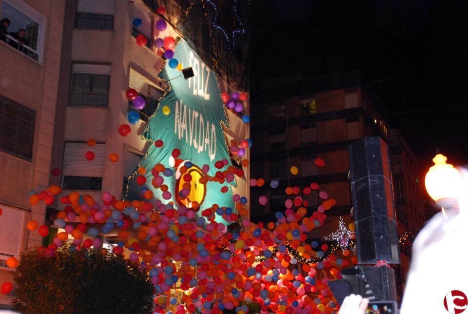 Todo preparado para la lluvia de globos de Querol y Querol
