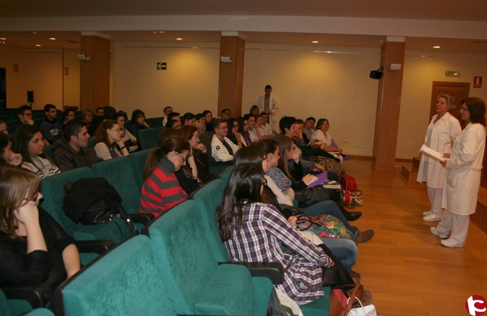 36 estudiantes de Enfermería inician las asignaturas Practicum en el Hospital de Elda