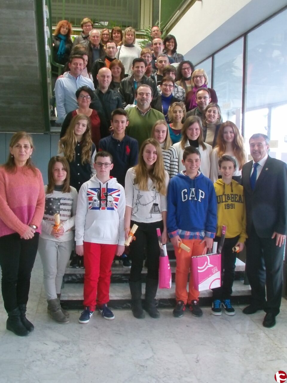 Alumnos de Petrer reciben un reconocimiento de excelencia académica