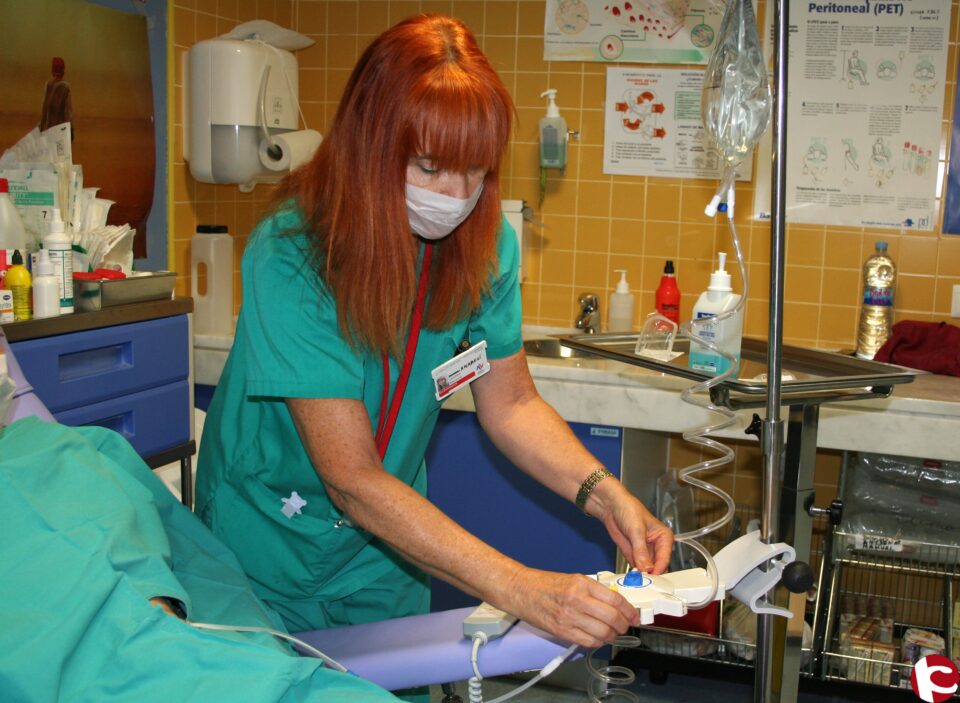 El 22% de los pacientes que inicia diálisis en el Hospital de Elda elige la opción domiciliaria