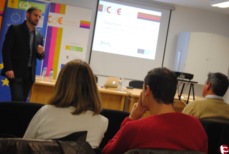 Las empresas de Villena se preparan para el comercio electrónico en el Centro de Excelencia