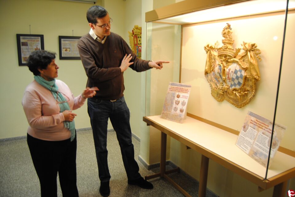 El Museo Arqueológico muestra el escudo nobiliario de la antigua ermita de Santa María Magdalena