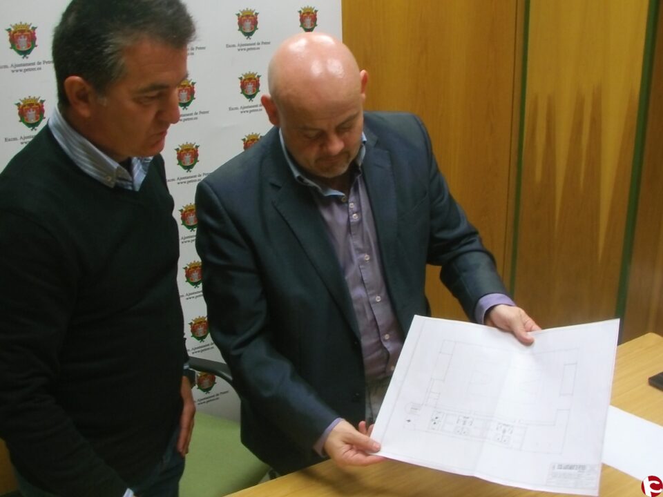 Sustitución gradas por almacenes en el pabellón