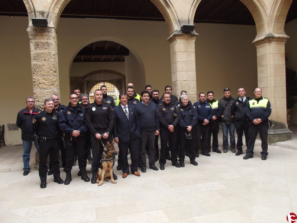 comunicado de prensa sobre la creación y presentación de la Unidad Canina de la Policia