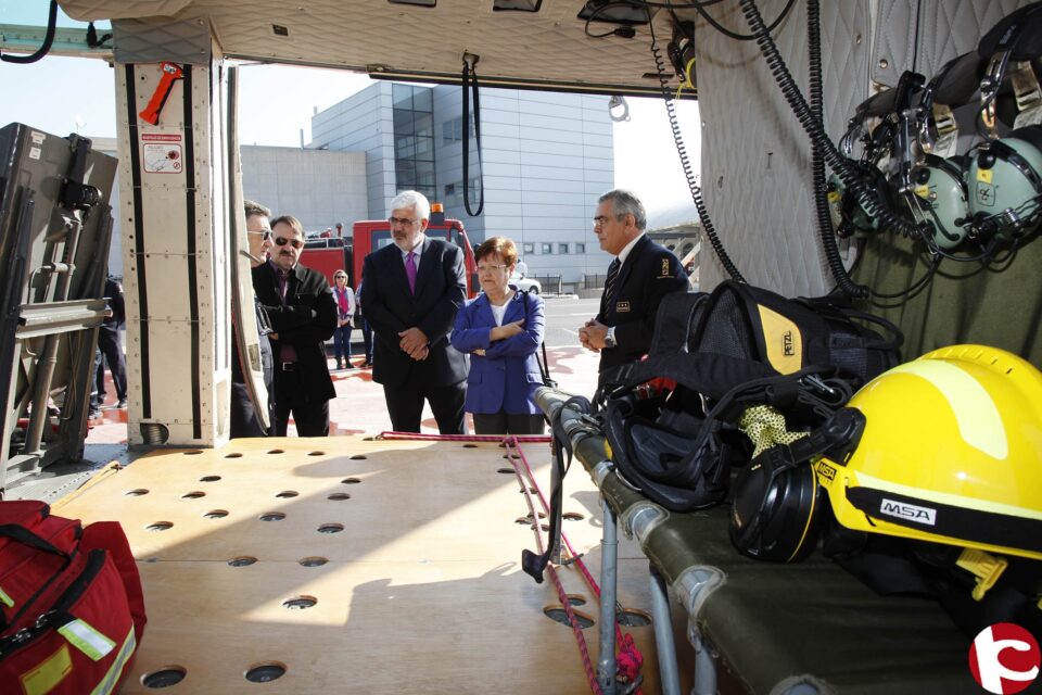 El Consorcio de Bomberos de Alicante contará desde Semana Santa con un servicio de helicóptero de refuerzo.