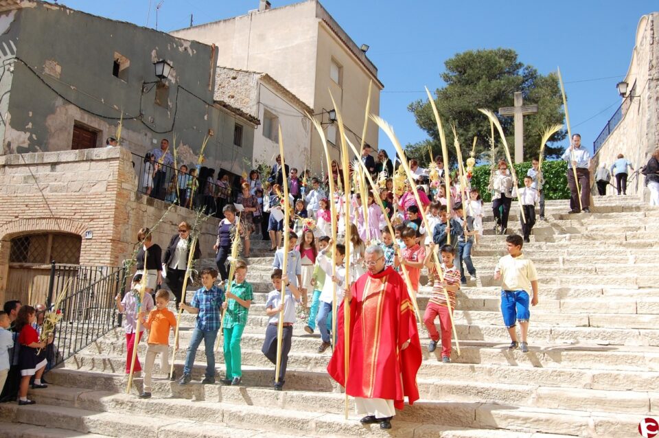 La bendición de ramos abre la semana santa monfortina