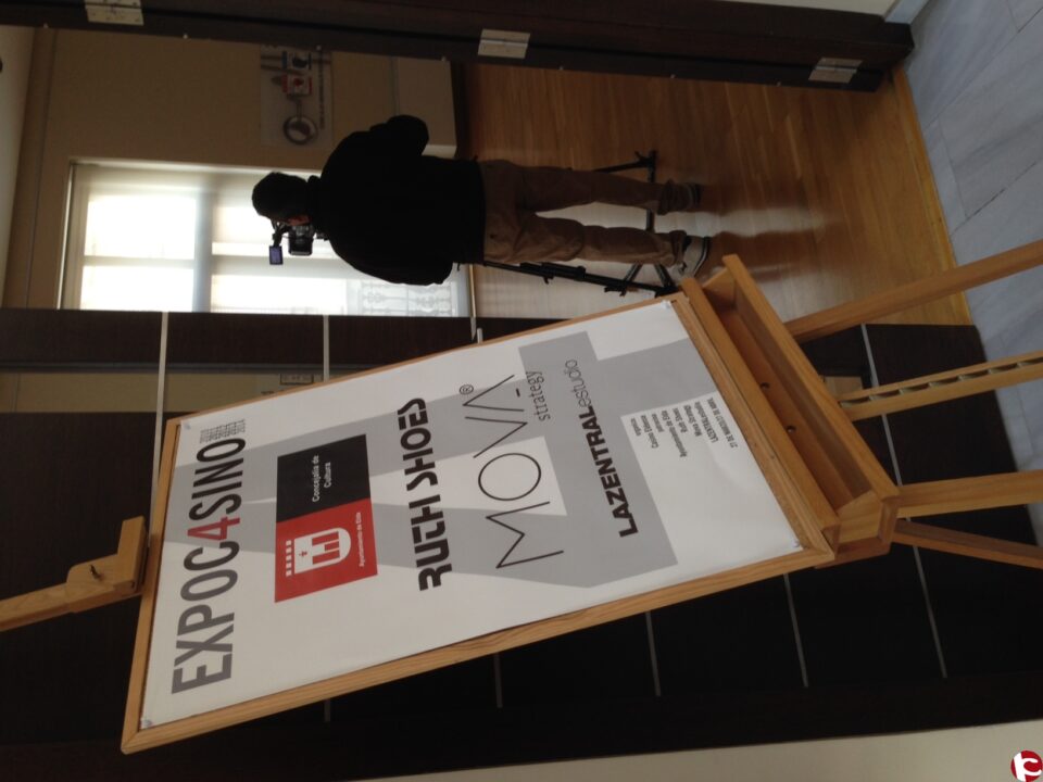 La exposición de artes gráficas y diseño en el Casino amplía plazo.