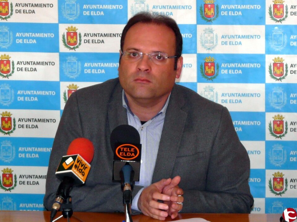 El PSOE pide explicaciones por el gasto del Ayuntamiento en informes de estrategia online realizados por empresas de Elche