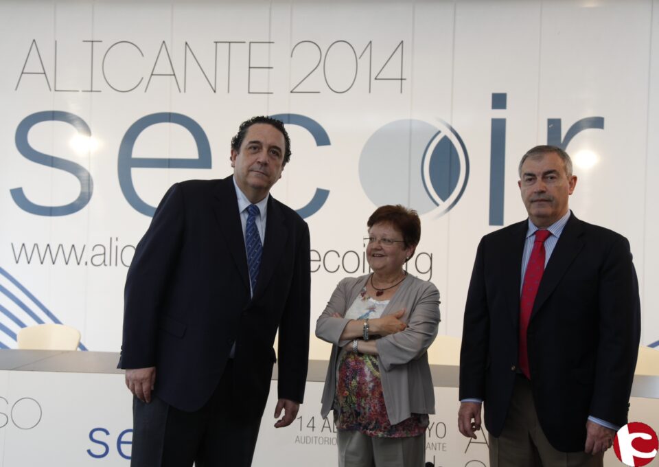 La presidenta de la Diputación de Alicante Luisa Pastor ha asistido esta tarde en el ADDA a la apertura del 29 Congreso de SECOIR Sociedad Española de Cirugía Ocular Implanto-Refractiva