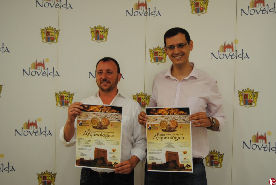 Novelda enseña su patrimonio arqueológico en una novedosa ruta turística guiada por expertos