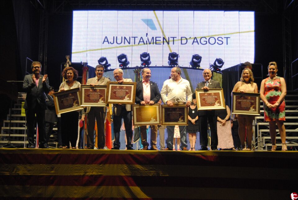 Emotivo homenaje a los expresidentes de las fiestas de Moros y Cristianos y brillante pregón del enfermero Antonio Viudes