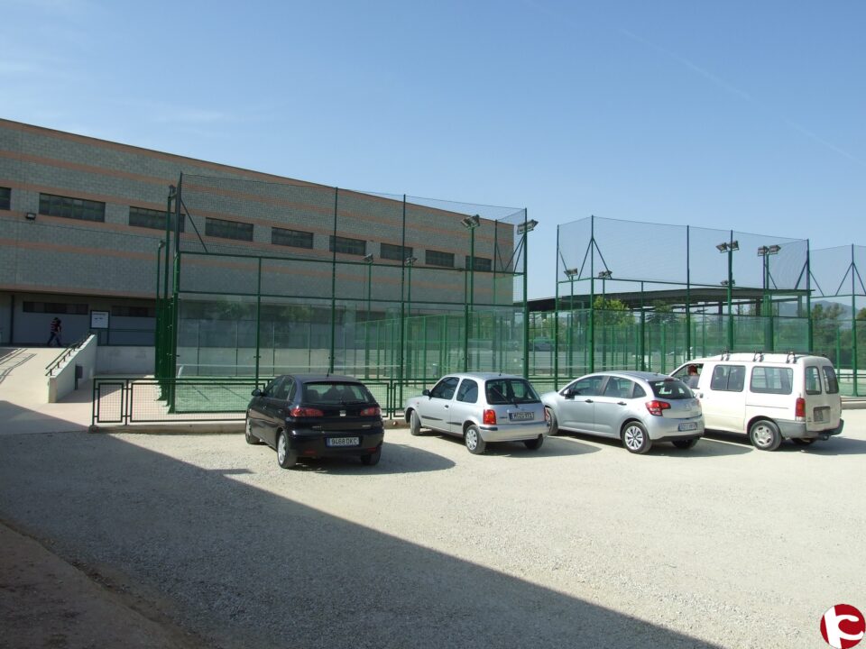 LA CONCEJALÍA DE DEPORTES MEJORA LA ZONA DE APARCAMIENTO DEL CENTRO DEPORTIVO MUNICIPAL