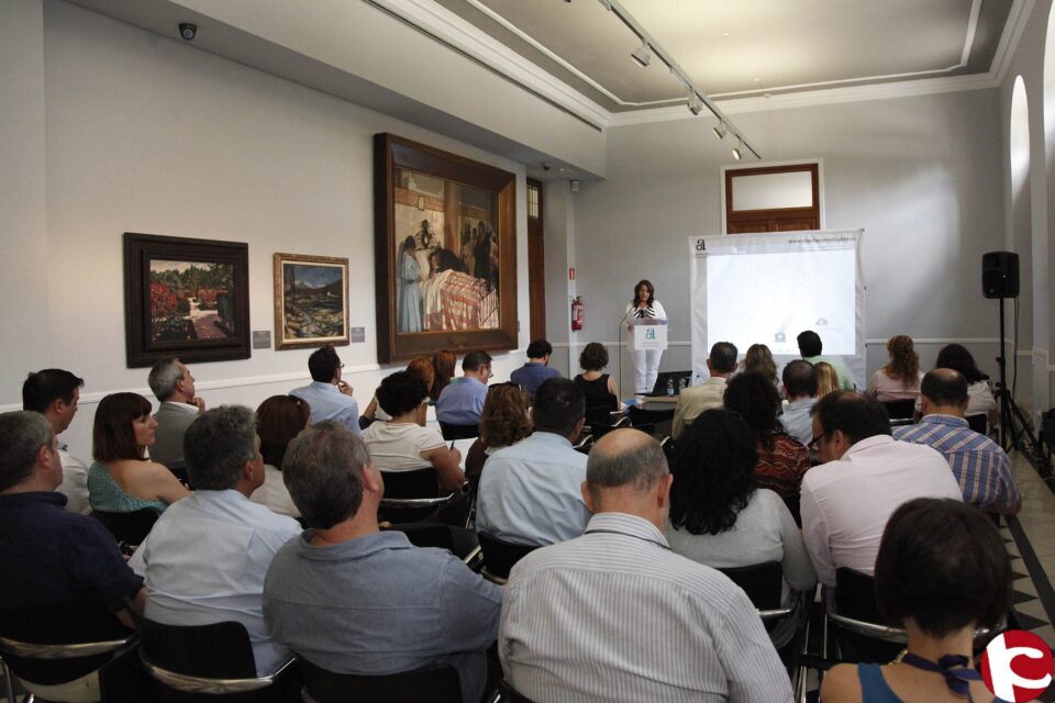 La Diputación de Alicante forma a los ayuntamientos de la provincia en el uso de las redes sociales corporativas