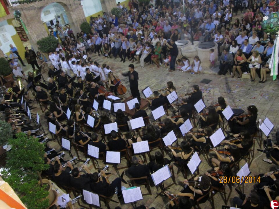 EL CLAUSTRO DE LA VIRGE SE LLENÓ DE MÚSICA DE LA SOCIEDAD MUSICAL