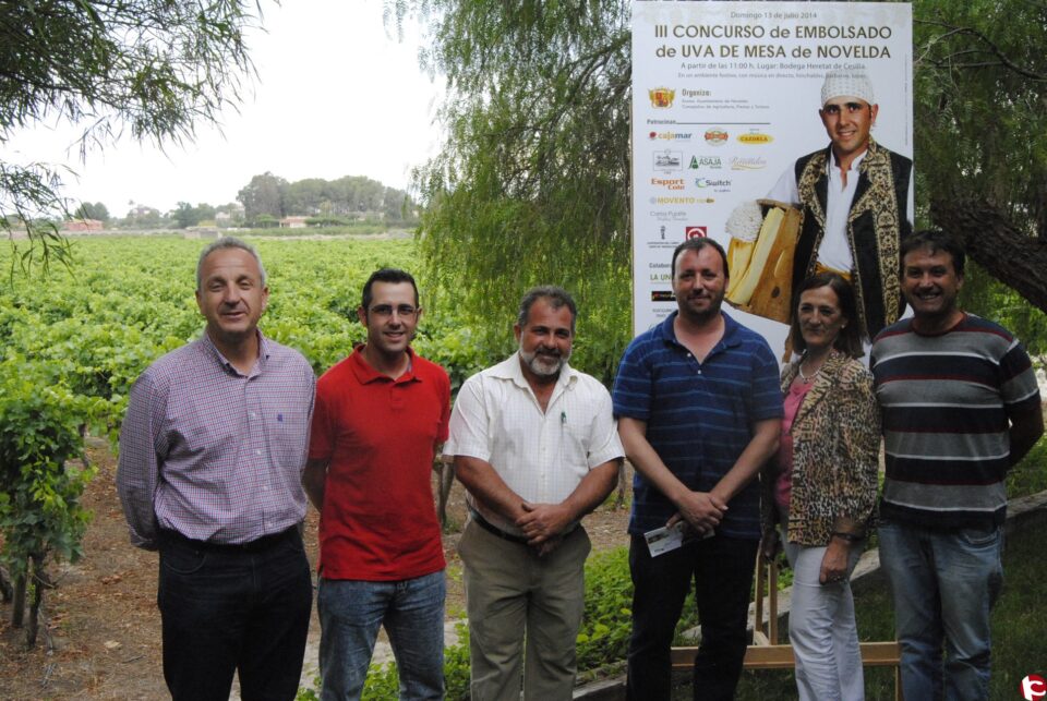 El Ayuntamiento organiza la tercera edición del Concurso de Embolsado de Uva