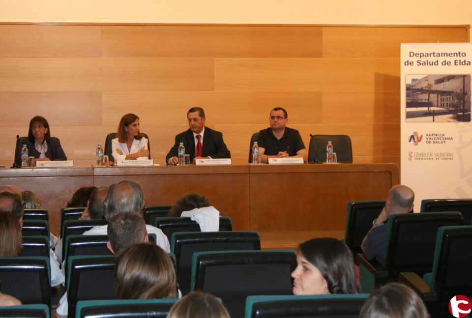 La UMH presenta en el Hospital de Elda las iniciativas que implantará el próximo curso en los ámbitos de docencia e investigación