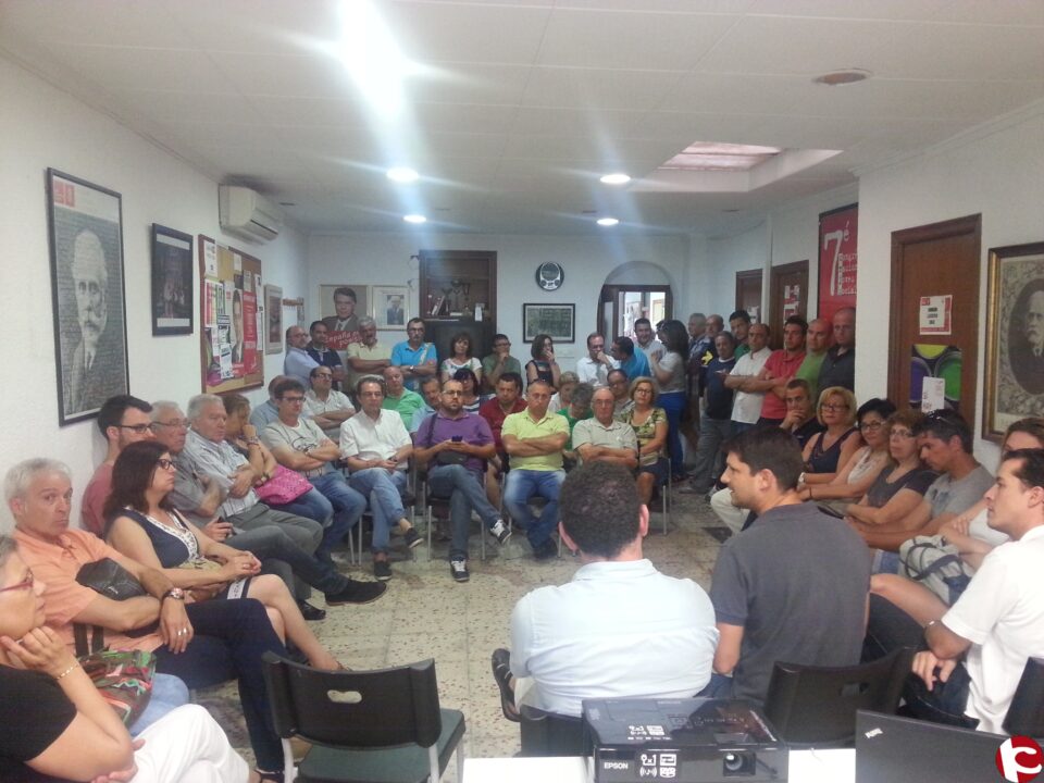 Socialistas de toda la comarca asisten al acto de apoyo a Eduardo Madina celebrado en Elda
