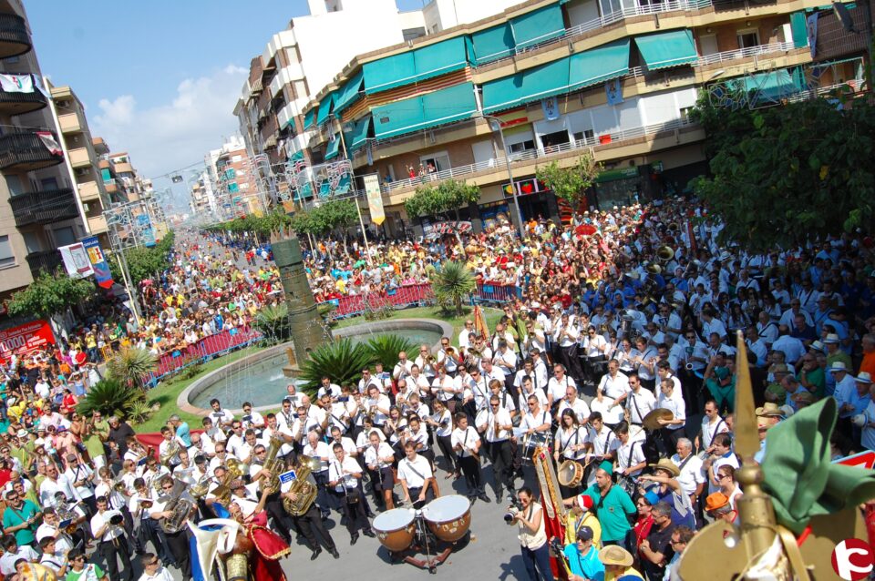 La Junta Central de Moros y Cristianos de MUTXAMEL homenajea al compositor de Cañada