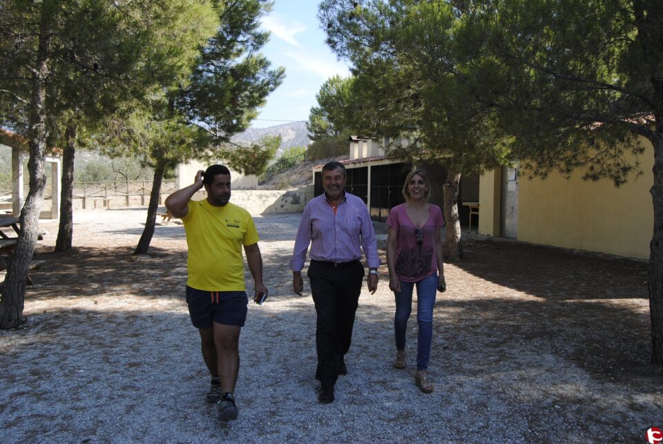 El alcalde agradece a los voluntarios forestales el trabajo que realizan y el compromiso con la protección de los parajes