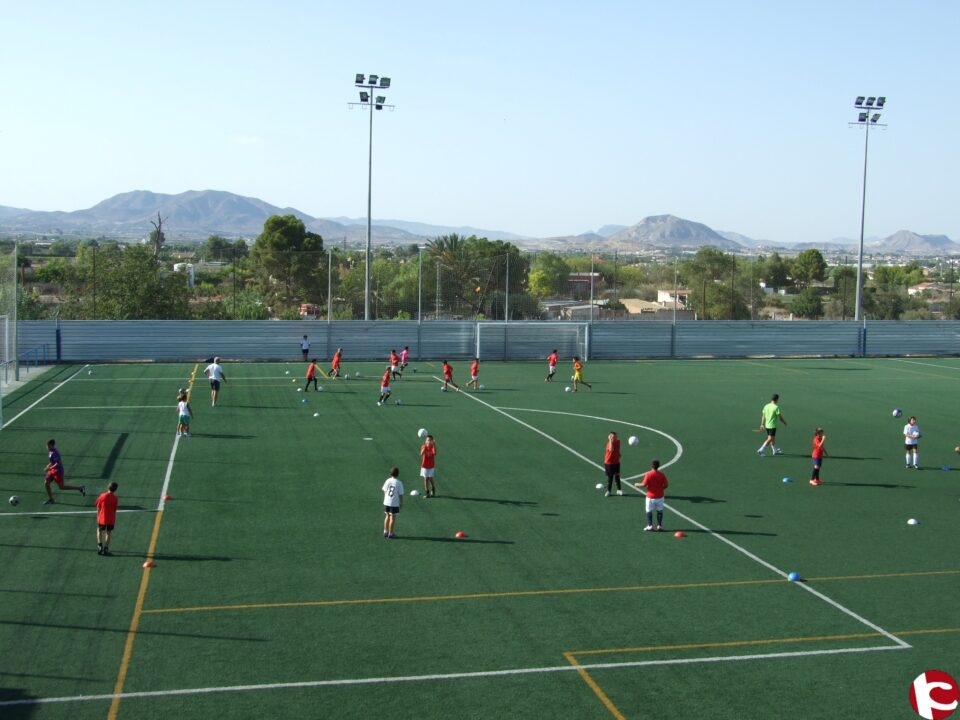 LA CONCEJALÍA DE DEPORTES MEJORA EL CAMPO DE FÚTBOL LAS FUENTES DE ASPE