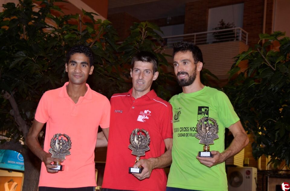 Videos del XXXIV CROSS NOCTURNO CIUDAD DE VILLENA: Andrés Micó gana de nuevo