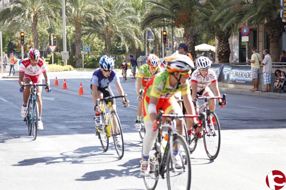 Cerca de 200 corredores infantiles de la provincia han disputado hoy el Trofeo Diputación Escuelas de Ciclismo