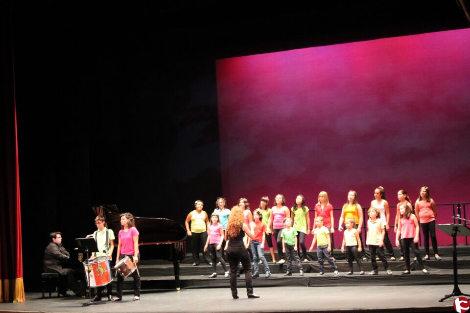 Reportaje al coro infantil de la Coral Ambrosio Cotes