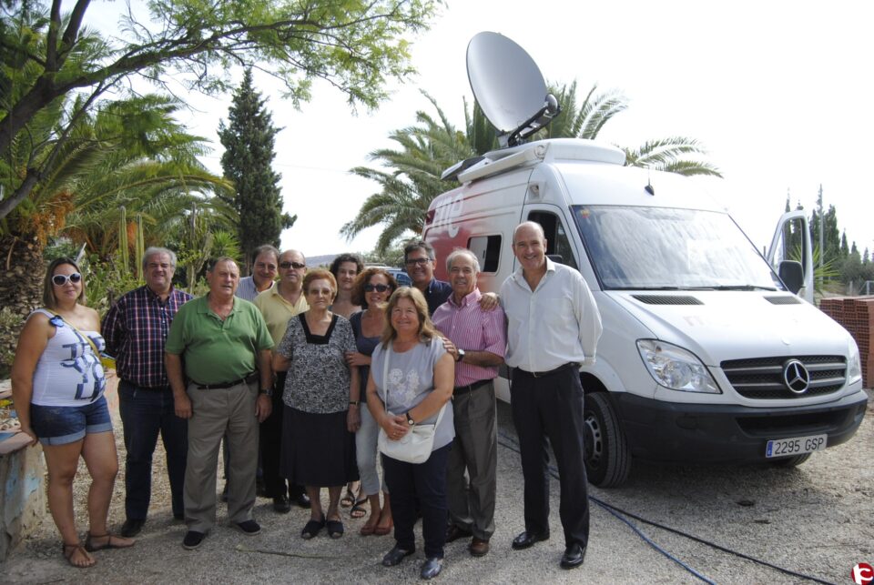 El alcalde destaca la proyección de Agost y de la uva de mesa gracias al programa de RNE
