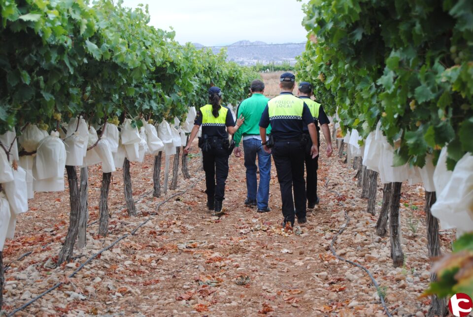 La Policía Local informa de tres detenciones en la zona rural de Novelda durante el mes de octubre
