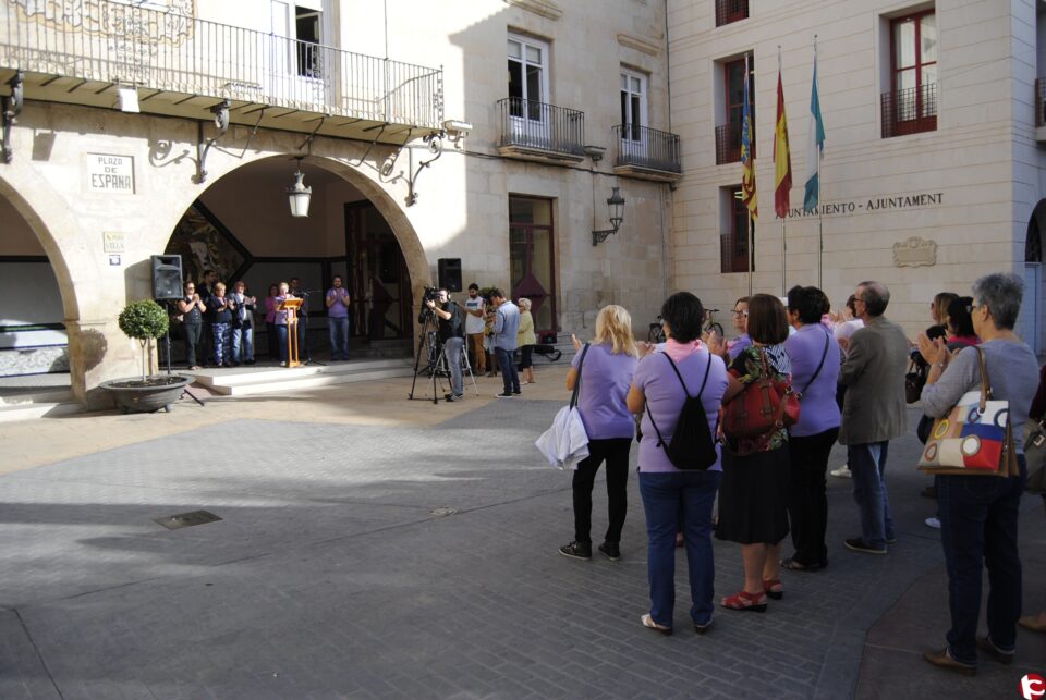 La alcaldesa destaca el trabajo de ANOC y la prevención en la marcha que conmemora el día del cáncer de mama