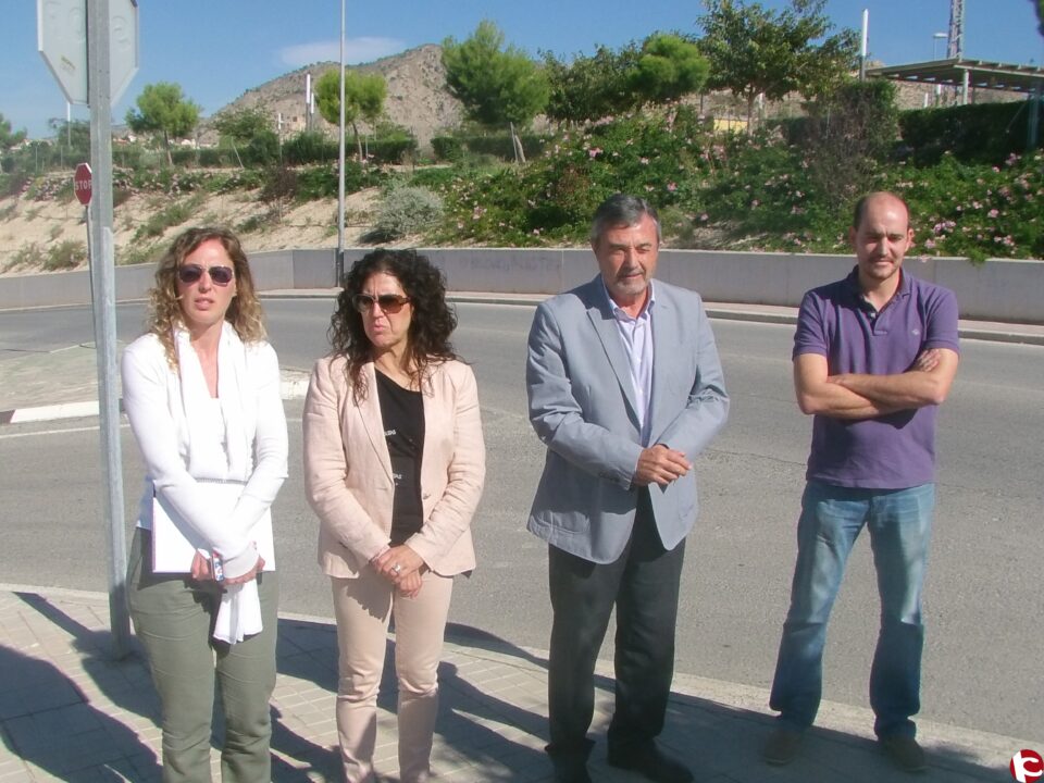 El Ayuntamiento embellecerá el talud de entrada a Petrer por la zona de Salinetas