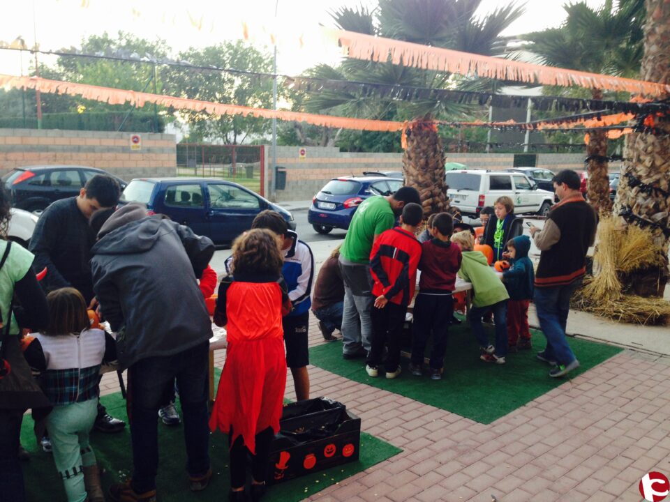 Juventud prepara un año más un taller de calabazas y un pasaje del terror dirigido a los más jóvenes por "Halloween"