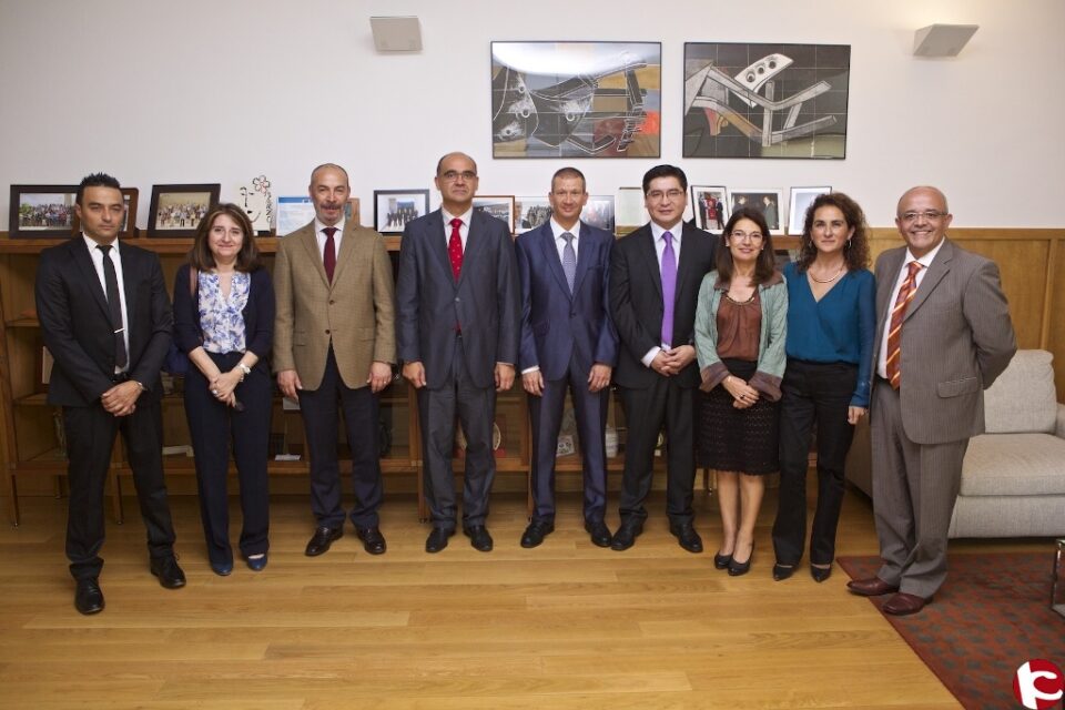 La UA y la Universidad chilena Viña del Mar estrechan su colaboración con un convenio de movilidad internacional