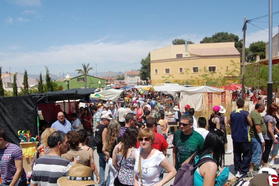 Monforte recibe una subvención para cubrir los gastos de promoción de la Feria de San Pascual