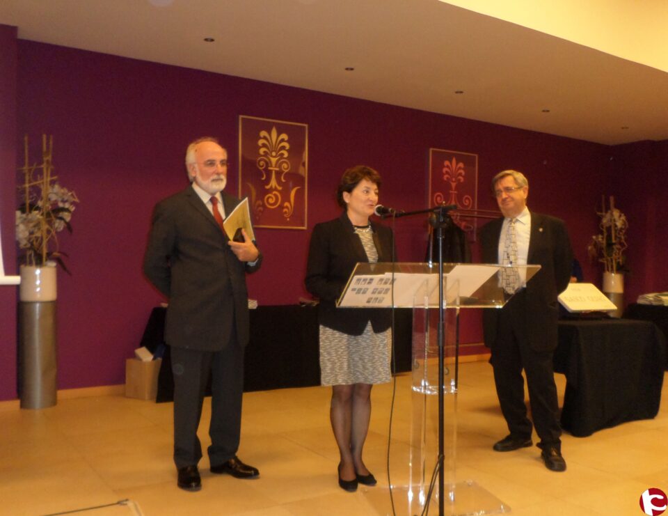 Recepción de la Medalla al Mérito Profesional Gascó Oliag por la catedrática Carmen Nájera Domingo