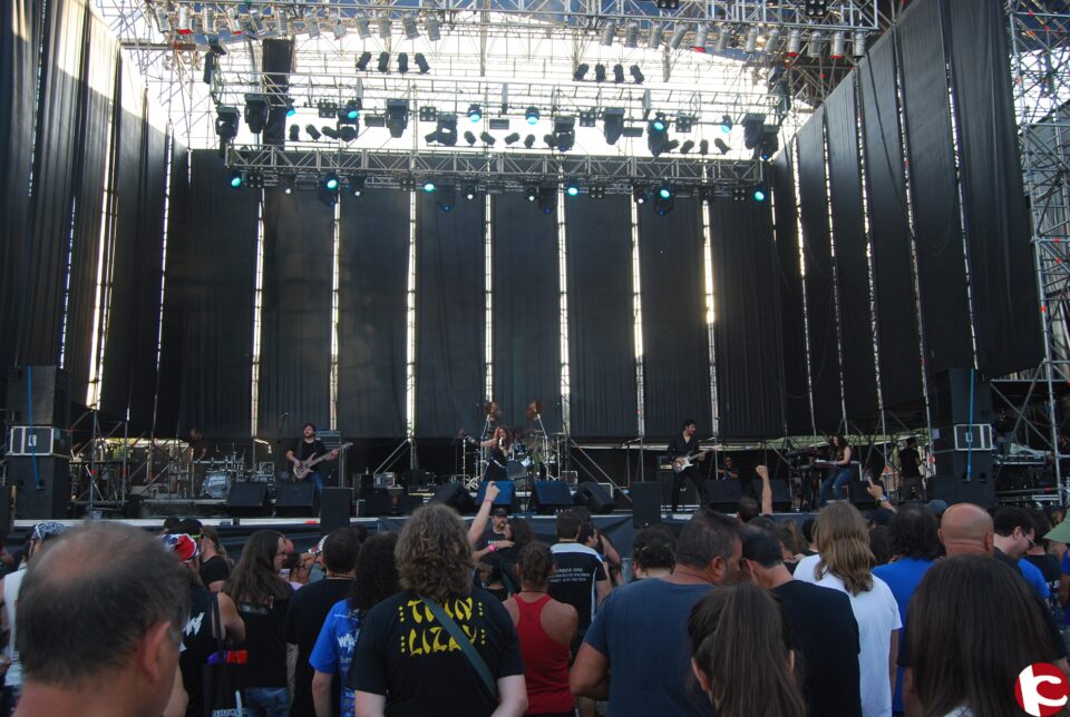 El Ayuntamiento de Villena respeta la decisión de suspensión del Aupa Lumbreiras y trabaja ya en el Leyendas del Rock 2015
