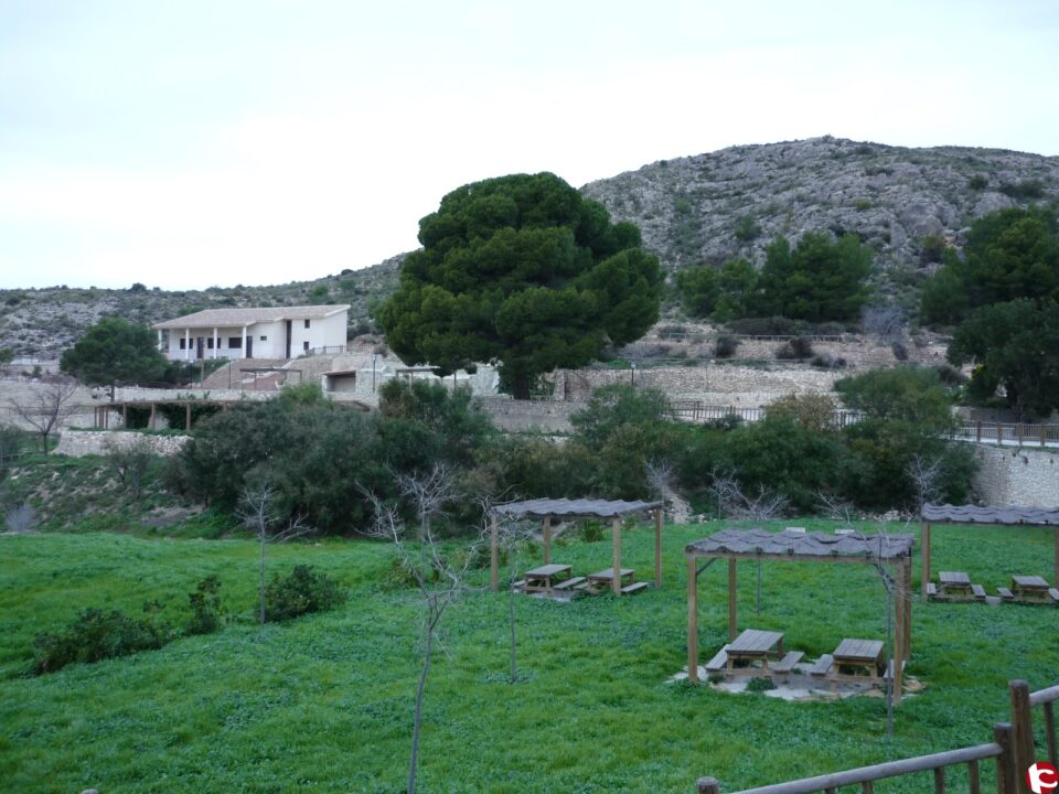Ferrusa acoge 2.000 visitantes más en 2014 gracias a la ampliación de barbacoas