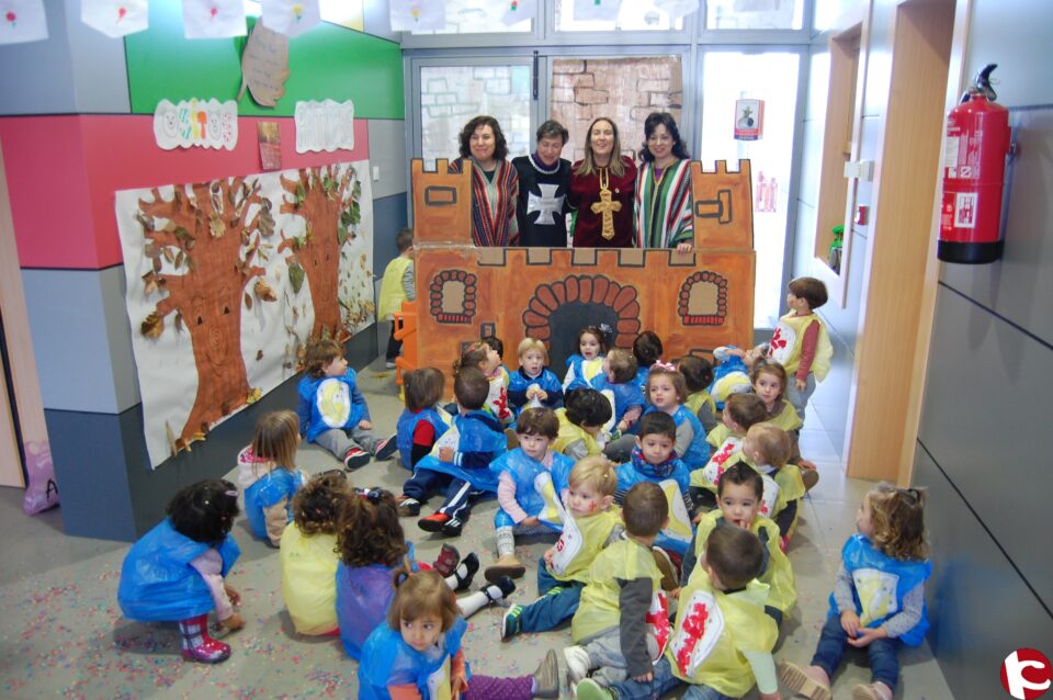 Los niños de la Escuela Infantil celebran los Moros y Cristianos