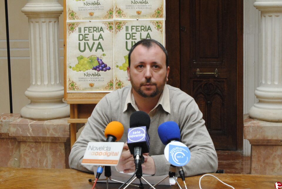 Novelda celebra este domingo la Feria de la Uva para promocionar esta típica fruta navideña y de fin de año