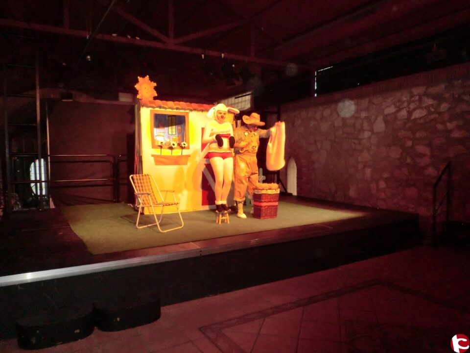 El "Marionetari 2014" de Petrer ha recurrido a los magos Adrián Carratalá y Magic Dexter y a las compañías "Conta 3" y "Teatro del Trapo"