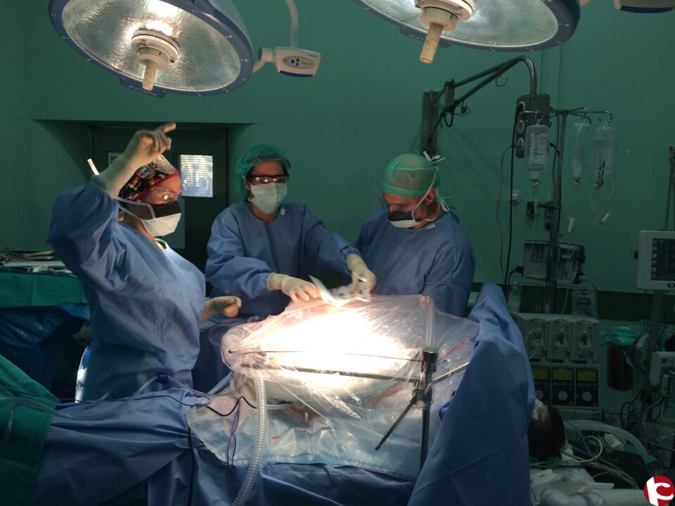 El Hospital de Elda crea una vía clínica con el General de Elche para el tratamiento de pacientes con carcinomatosis peritoneal