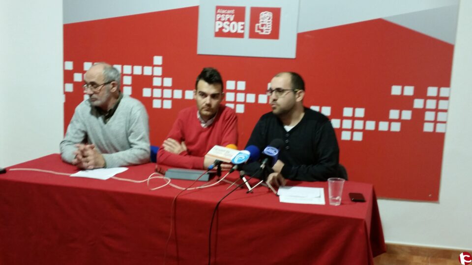 El PSOE exige la dimisión del concejal de Educación Valentín Martínez por el cierre de unidades de educación infantil en Novelda.