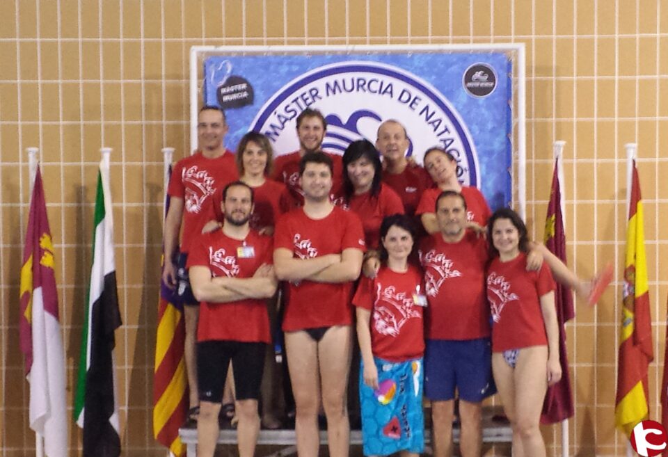 GRAN ACTUACION DE LOS NADADORES MASTER DEL C.E.ELDENSE EN EL II TROFEO MASTER DE MURCIA