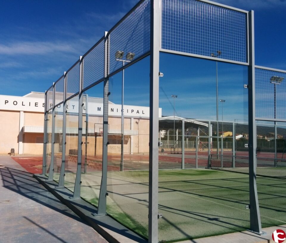 El Ayuntamiento informa del uso de la pista de pádel del Polideportivo Municipal de Beneixama